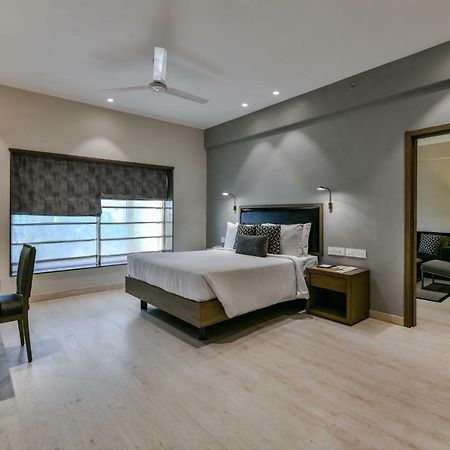 Sun-N-Sand Suites, שירדי מראה חיצוני תמונה